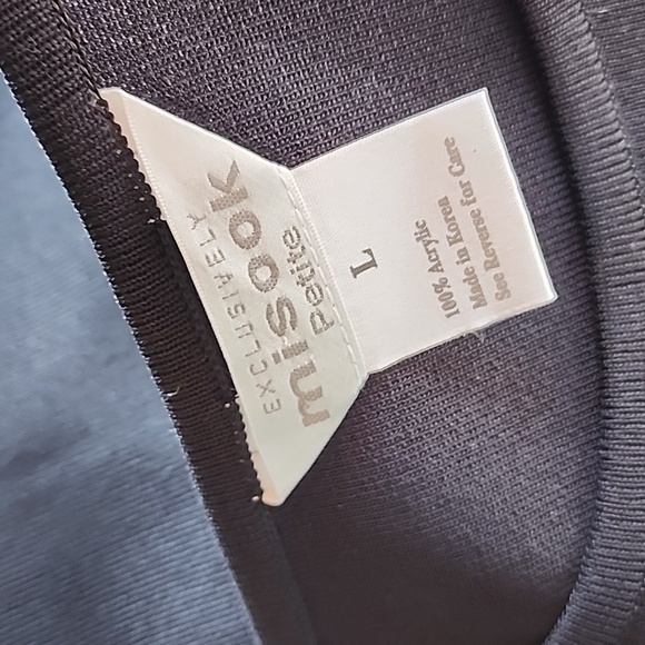 MISOOK Dress - Picture 6 of 6